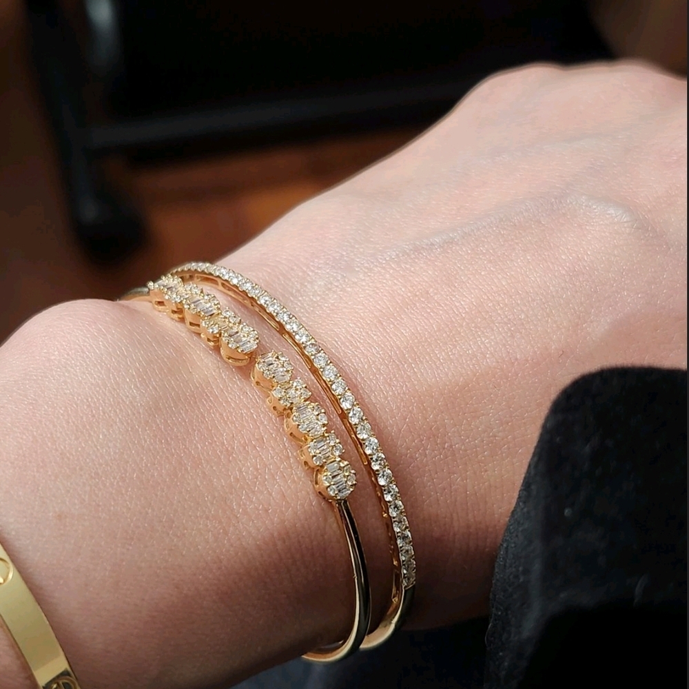 18k Diamond Bangle Yellow Gold